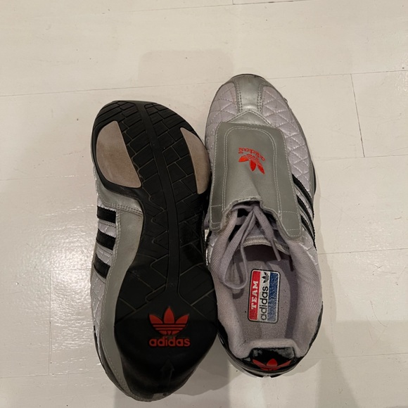 Adidas shoes - Picture 2 of 3
